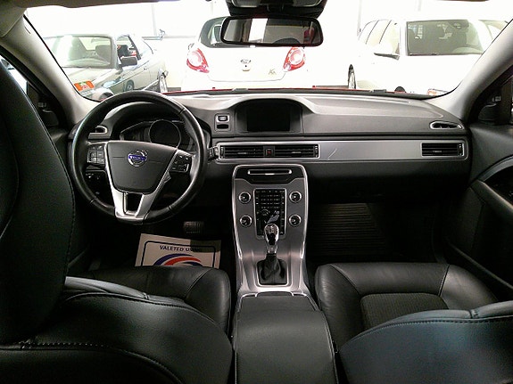 Volvo V70 7 of 12