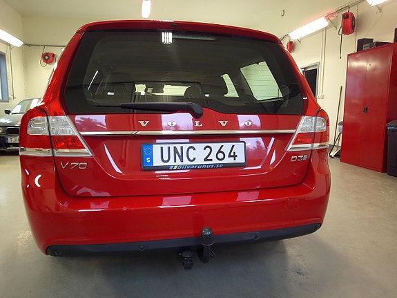 Volvo V70 4 of 12