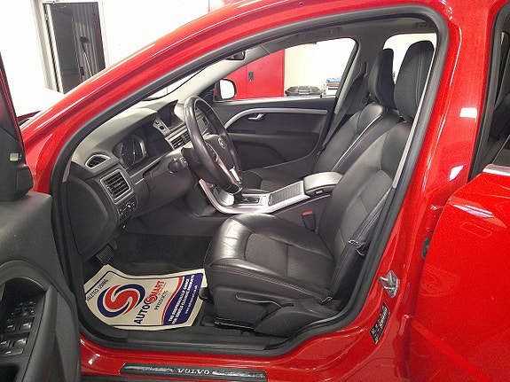 Volvo V70 8 of 12