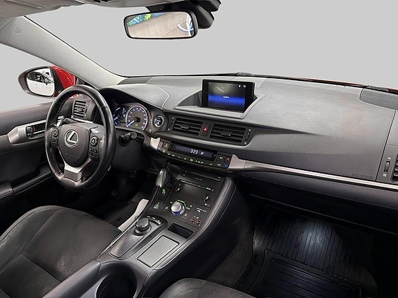Lexus CT200h 6 of 12
