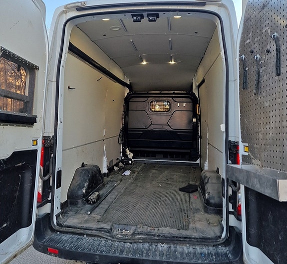 Ford Transit 7 of 11