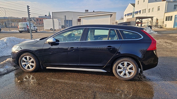 Volvo V60 4 of 14
