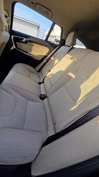 Volvo V60 13 of 14
