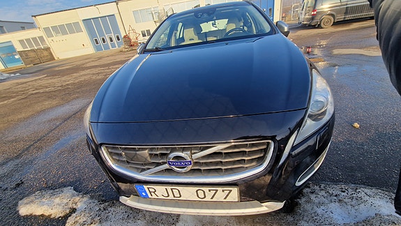 Volvo V60 2 of 14