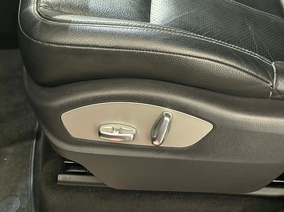 Porsche Cayenne 14 of 19