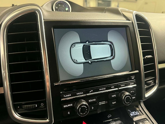 Porsche Cayenne 18 of 19