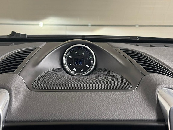 Porsche Cayenne 12 of 19