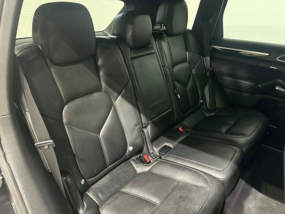 Porsche Cayenne 7 of 19