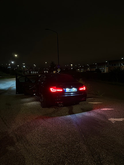 BMW 330i 8 of 9
