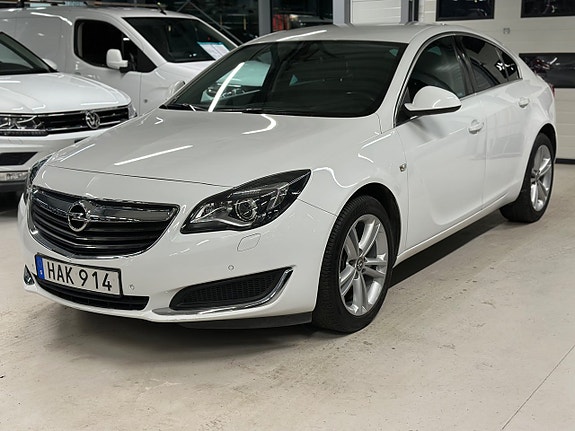 Opel Insignia 3 of 5