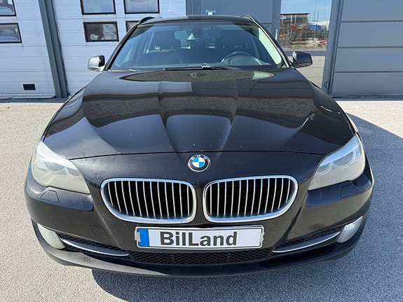 BMW 520d 2 of 5