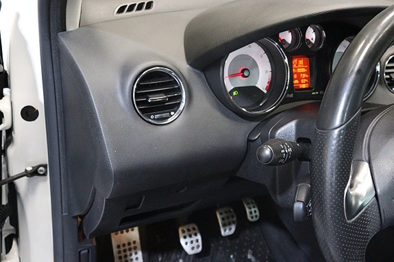Peugeot 308 17 of 21