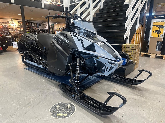 Arctic Cat M8000 MOUNTAIN CAT LTD ES 153 " Bra utrustad " 2 of 5