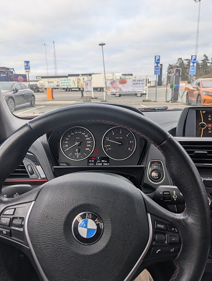 BMW 120d 8 of 17