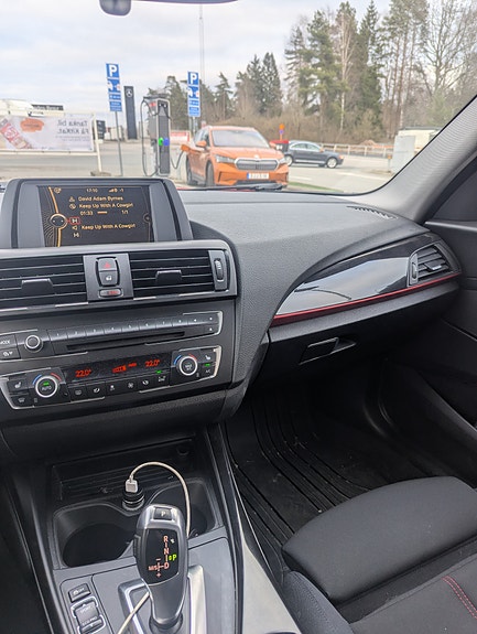 BMW 120d 9 of 17