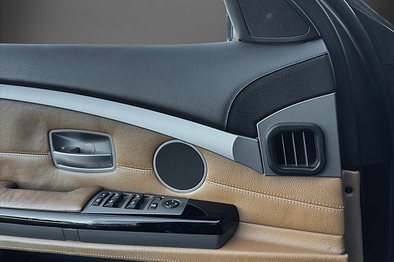 BMW 760iL 26 of 26