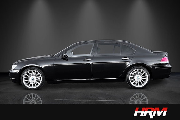 BMW 760iL 2 of 26