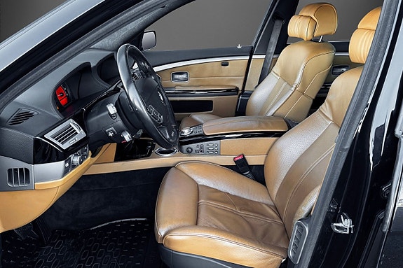 BMW 760iL 9 of 26