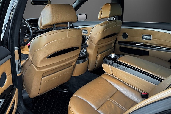 BMW 760iL 20 of 26