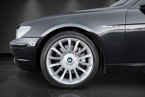 BMW 760iL 6 of 26