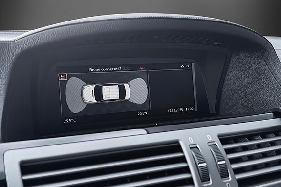 BMW 760iL 14 of 26