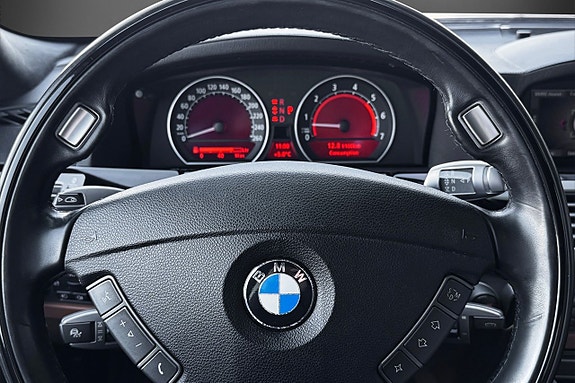BMW 760iL 13 of 26