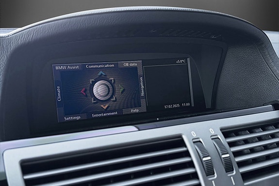 BMW 760iL 16 of 26
