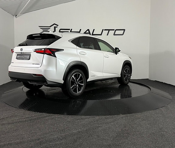 Lexus NX300h 5 of 22