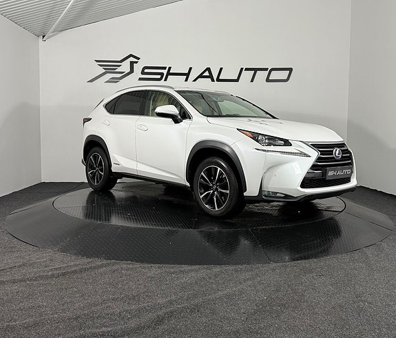 Lexus NX300h 3 of 22