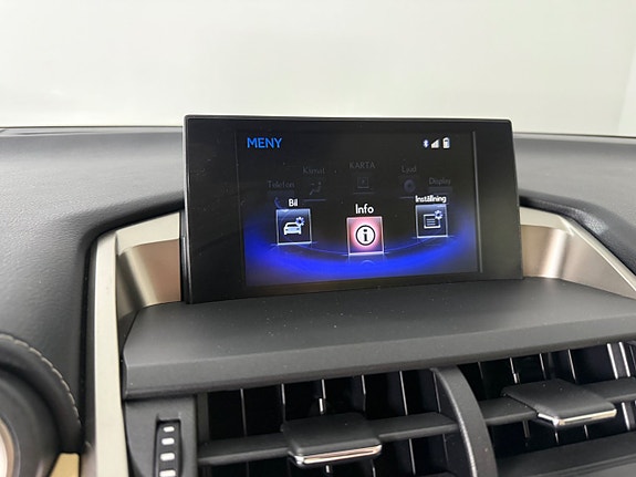 Lexus NX300h 17 of 22