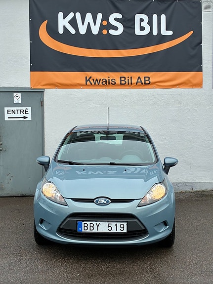 Ford Fiesta 2 of 5