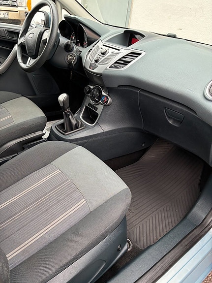 Ford Fiesta 10 of 14