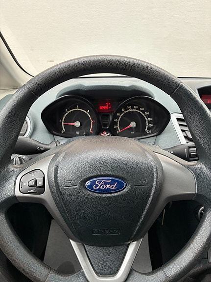 Ford Fiesta 9 of 14