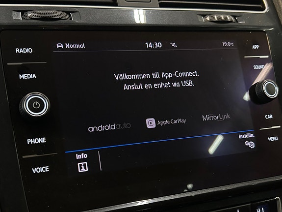 Volkswagen Golf Alltrack 19 of 30