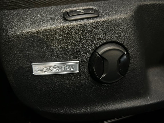 Volkswagen Golf Alltrack 23 of 30
