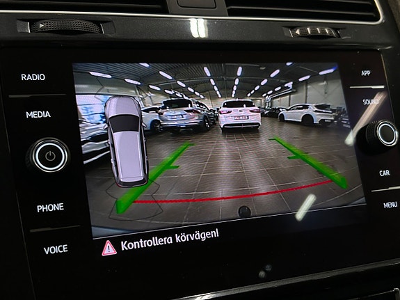 Volkswagen Golf Alltrack 17 of 30