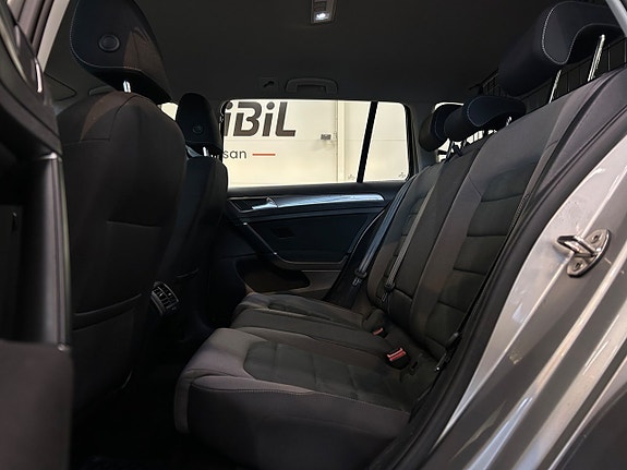 Volkswagen Golf Alltrack 14 of 30