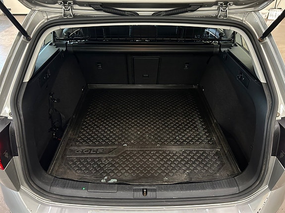 Volkswagen Golf Alltrack 11 of 30