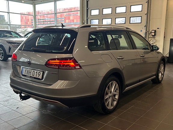 Volkswagen Golf Alltrack 7 of 30