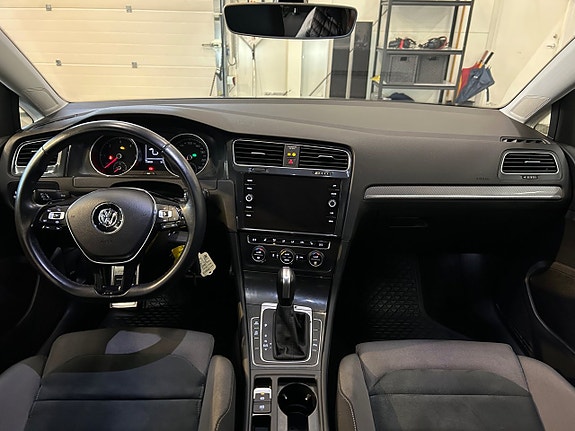Volkswagen Golf Alltrack 15 of 30