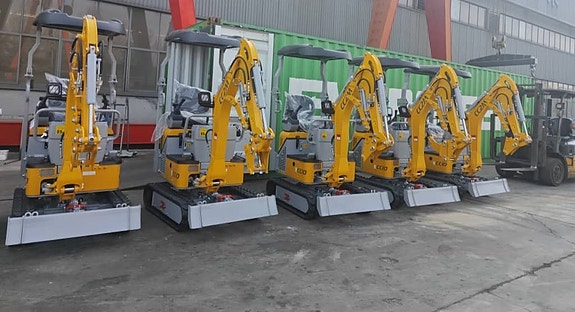 CC2M CC12 minigrävare,3cyl Yanmar,S30, joystick & bomsväng 4 of 9