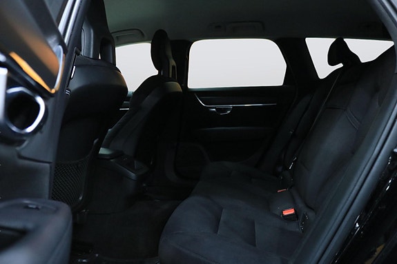 Volvo V90 Cross Country 7 of 23