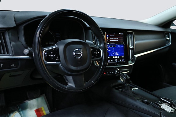 Volvo V90 Cross Country 9 of 23