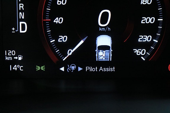 Volvo V90 Cross Country 11 of 23