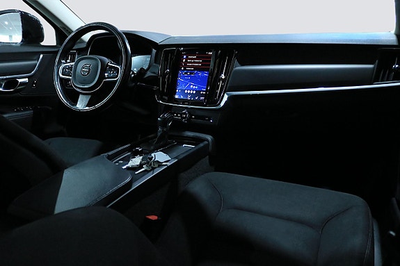 Volvo V90 Cross Country 8 of 23