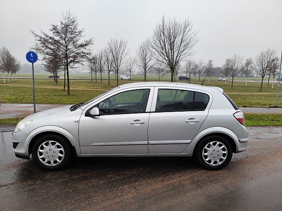 Opel Astra 4 of 5