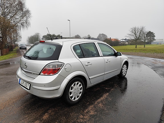 Opel Astra 3 of 5