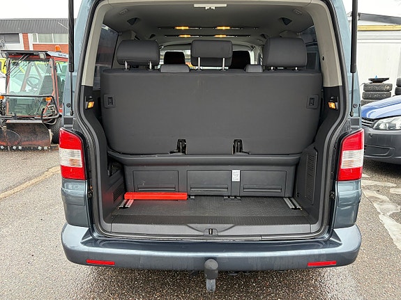 Volkswagen Multivan 9 of 9