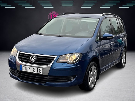 Volkswagen Touran 4 of 5