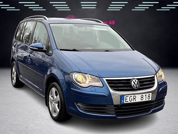 Volkswagen Touran 3 of 5